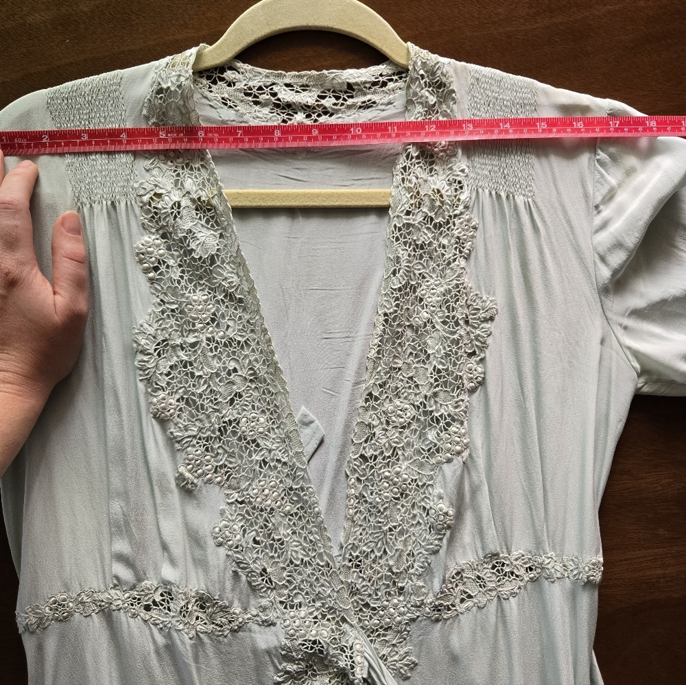 1940s Dressing Gown/Wrap/Peignoir In Soft Green - Picture 11 of 14